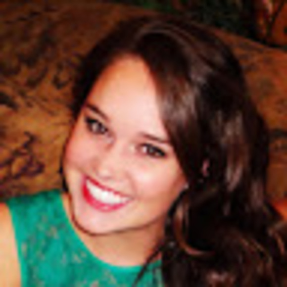 Meet your Posher, Alyx - Picture 1 of 1